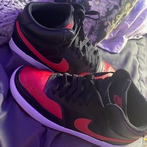 mens nike sneakers|| worn once